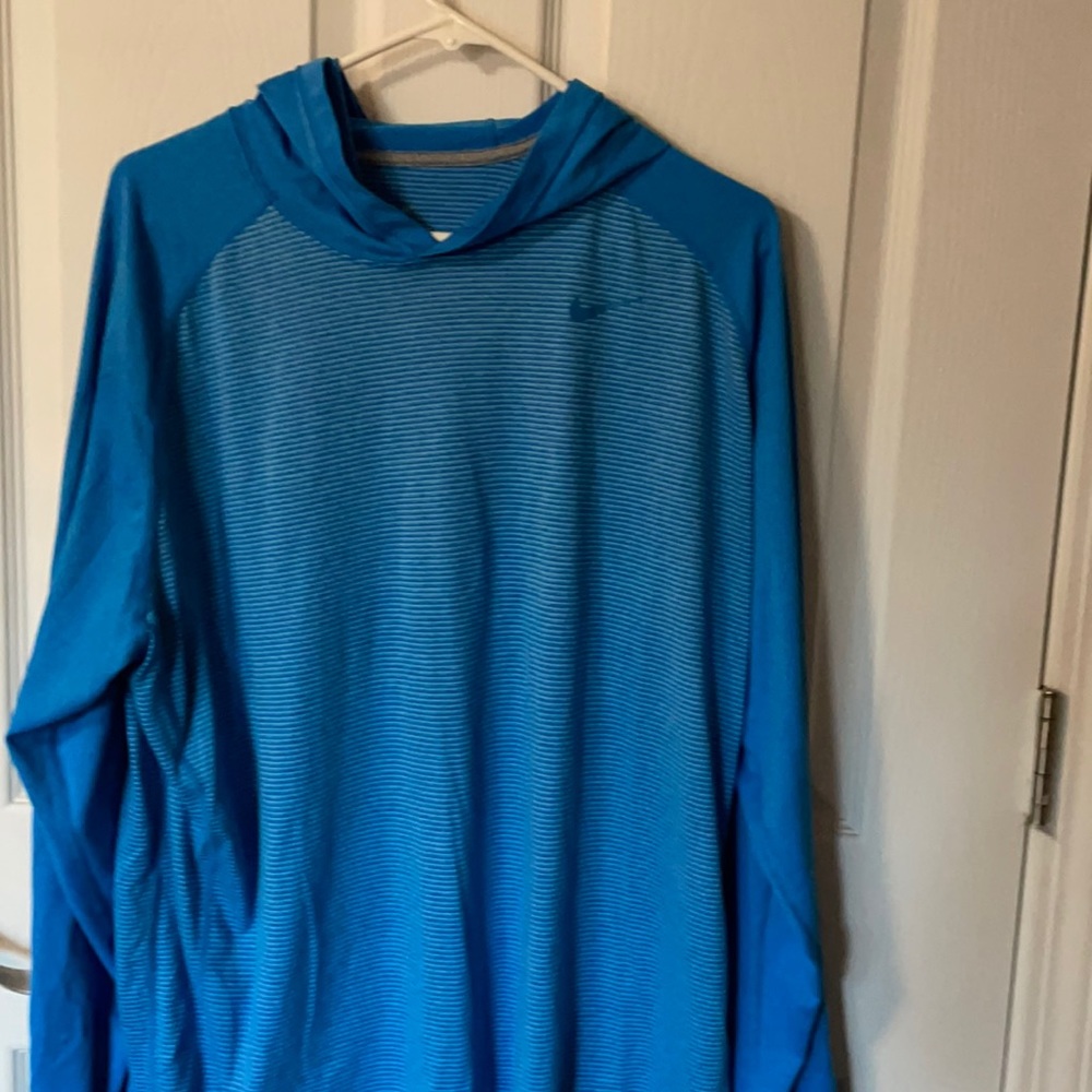 Nike Dry Fit, long sleeved, hooded